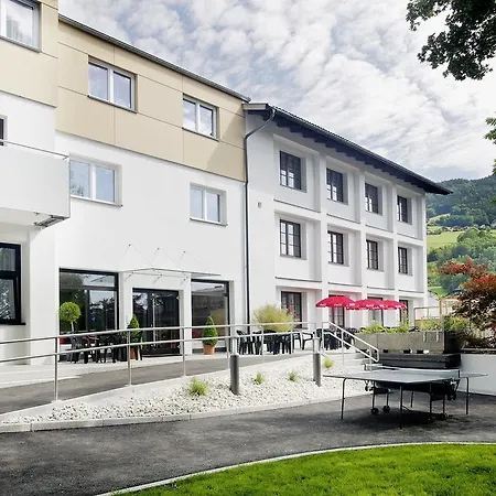 Hostel Jugendgaestehaus *